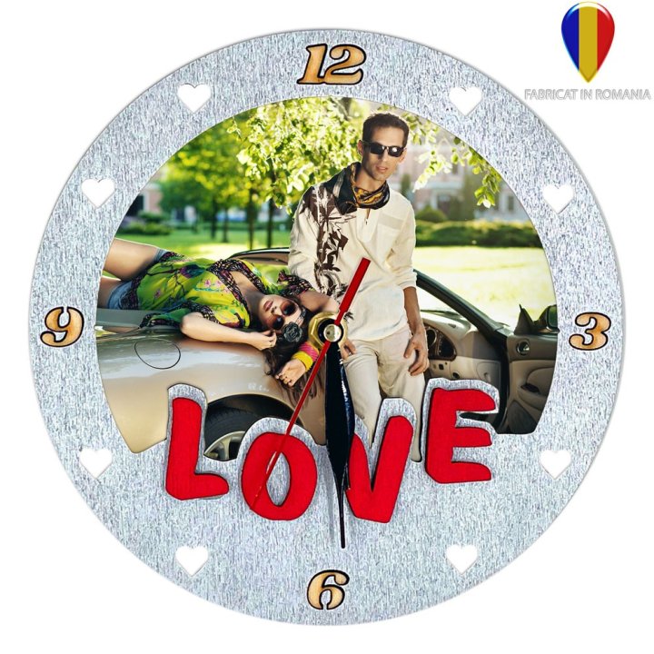 Ceas argintiu  si rosu LOVE lemn personalizat