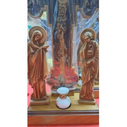 Troiță sculptată din lemn