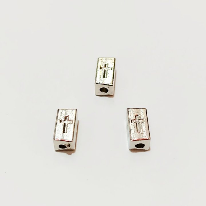Treceri metal paralelipiped 8x4mm