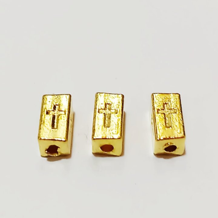 Treceri metal paralelipiped 8x4mm